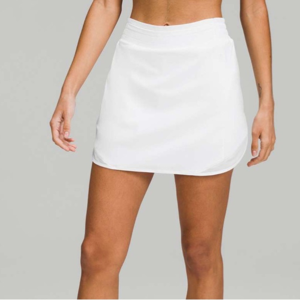 | Lululemon | Hotty Hot High-Rise Skirt. Size 6. - Picture 2 of 10